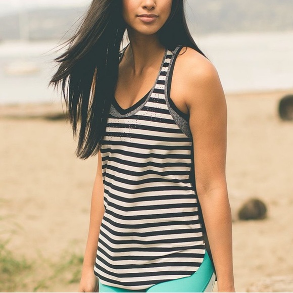 Lululemon Water Bound Singlet Apex Stripe Printed Black Dune tank, Medium 8-10 - Picture 15 of 16